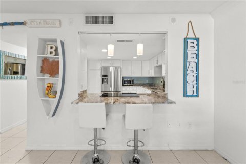 Copropriété à vendre à Redington Shores, Floride: 1 chambre, 98.48 m2 № 2431854 - photo 10