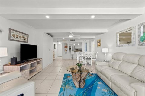 Copropriété à vendre à Redington Shores, Floride: 1 chambre, 98.48 m2 № 2431854 - photo 7