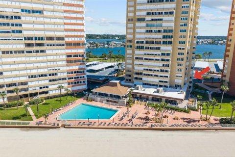 Copropriété à vendre à Redington Shores, Floride: 1 chambre, 98.48 m2 № 2431854 - photo 2