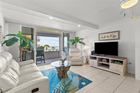 Copropriété à vendre à Redington Shores, Floride: 1 chambre, 98.48 m2 № 2431854 - photo 8