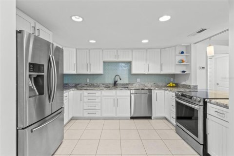 Copropriété à vendre à Redington Shores, Floride: 1 chambre, 98.48 m2 № 2431854 - photo 12