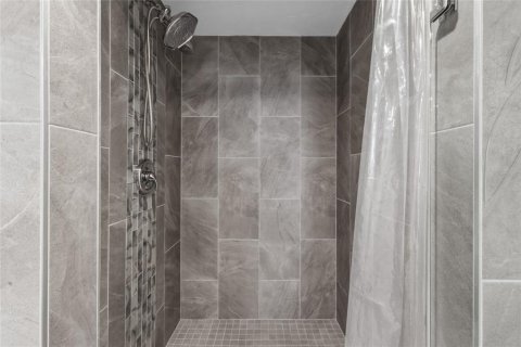 Copropriété à vendre à Redington Shores, Floride: 1 chambre, 98.48 m2 № 2431854 - photo 28