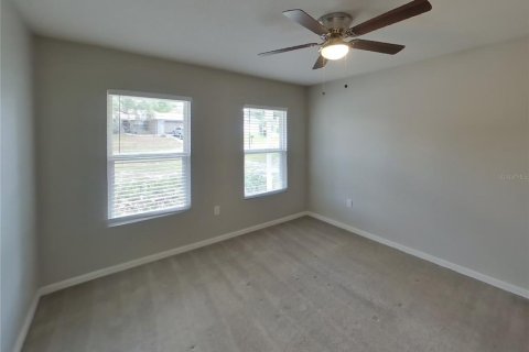Villa ou maison à louer à Spring Hill, Floride: 4 chambres, 123.1 m2 № 2117714 - photo 5