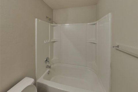 Villa ou maison à louer à Spring Hill, Floride: 4 chambres, 123.1 m2 № 2117714 - photo 14