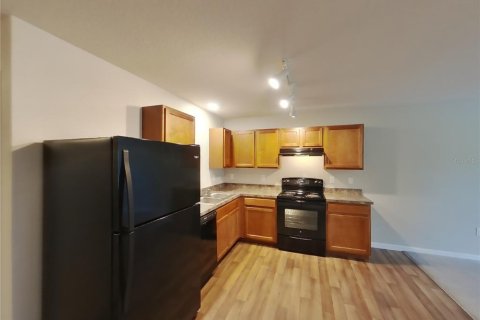 Villa ou maison à louer à Spring Hill, Floride: 4 chambres, 123.1 m2 № 2117714 - photo 4