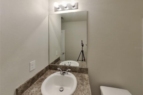 Villa ou maison à louer à Spring Hill, Floride: 4 chambres, 123.1 m2 № 2117714 - photo 13