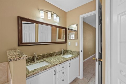 House in Minneola, Florida 3 bedrooms, 150.97 sq.m. № 1894806 - photo 20
