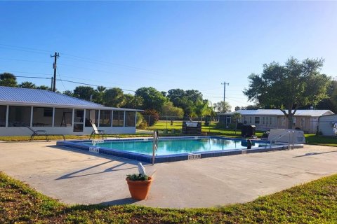 Condo in Moore Haven, Florida, 1 bedroom  № 1878321 - photo 20