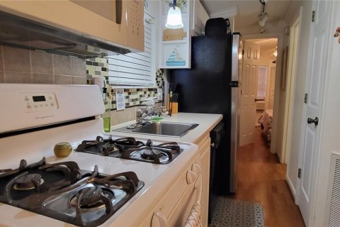 Condo in Moore Haven, Florida, 1 bedroom  № 1878321 - photo 12