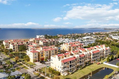 Touwnhouse à Apollo Beach, Floride 4 chambres, 261.15 m2 № 2118511