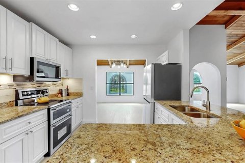 House in Spring Hill, Florida 3 bedrooms, 232.63 sq.m. № 1870627 - photo 29