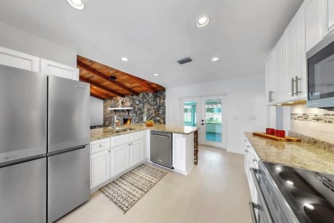 House in Spring Hill, Florida 3 bedrooms, 232.63 sq.m. № 1870627 - photo 30