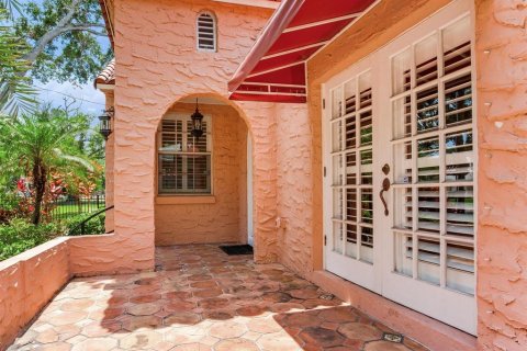 House in Tampa, Florida 3 bedrooms, 162.39 sq.m. № 1765952 - photo 6