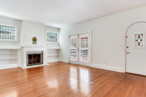 House in Tampa, Florida 3 bedrooms, 162.39 sq.m. № 1765952 - photo 8