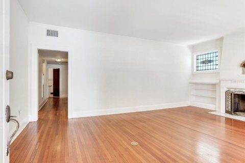 House in Tampa, Florida 3 bedrooms, 162.39 sq.m. № 1765952 - photo 10
