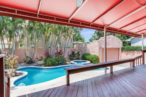 House in Tampa, Florida 3 bedrooms, 162.39 sq.m. № 1765952 - photo 3