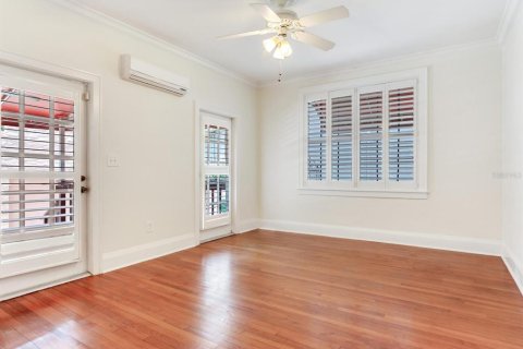 House in Tampa, Florida 3 bedrooms, 162.39 sq.m. № 1765952 - photo 27