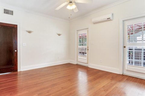 House in Tampa, Florida 3 bedrooms, 162.39 sq.m. № 1765952 - photo 29