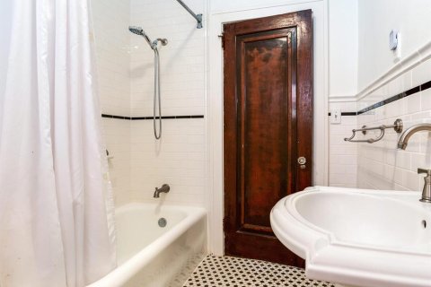 House in Tampa, Florida 3 bedrooms, 162.39 sq.m. № 1765952 - photo 23