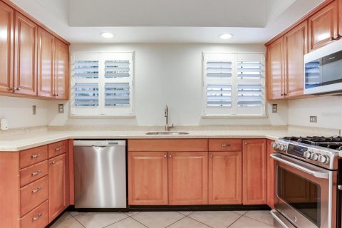 House in Tampa, Florida 3 bedrooms, 162.39 sq.m. № 1765952 - photo 16