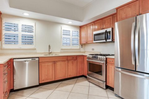 House in Tampa, Florida 3 bedrooms, 162.39 sq.m. № 1765952 - photo 15