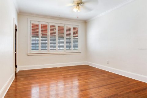 House in Tampa, Florida 3 bedrooms, 162.39 sq.m. № 1765952 - photo 25