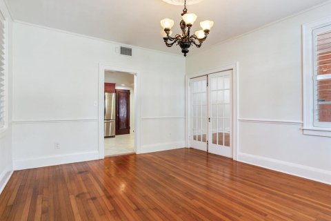 House in Tampa, Florida 3 bedrooms, 162.39 sq.m. № 1765952 - photo 14