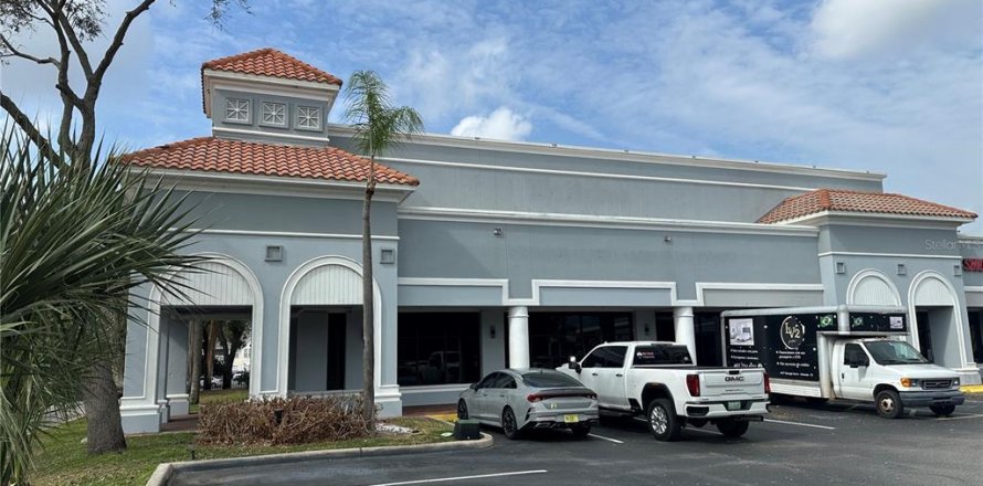 Propiedad comercial en Orlando, Florida 1327.95 m2 № 2109333