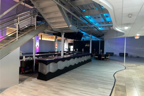 Propiedad comercial en alquiler en Orlando, Florida, 1327.95 m2 № 2109333 - foto 5
