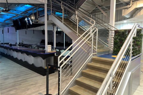 Propiedad comercial en alquiler en Orlando, Florida, 1327.95 m2 № 2109333 - foto 17