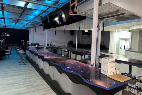 Propiedad comercial en alquiler en Orlando, Florida, 1327.95 m2 № 2109333 - foto 3