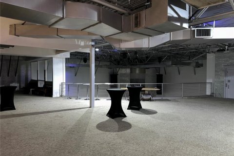 Propiedad comercial en alquiler en Orlando, Florida, 1327.95 m2 № 2109333 - foto 20
