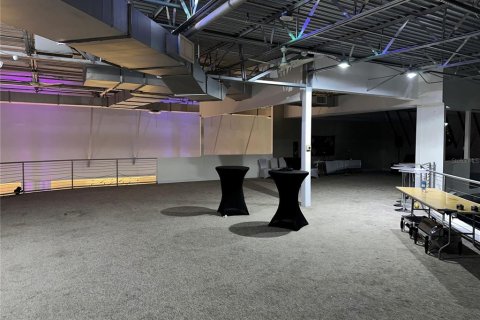 Propiedad comercial en alquiler en Orlando, Florida, 1327.95 m2 № 2109333 - foto 22