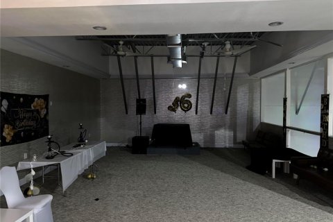 Propiedad comercial en alquiler en Orlando, Florida, 1327.95 m2 № 2109333 - foto 21