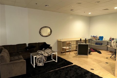 Propiedad comercial en alquiler en Orlando, Florida, 1327.95 m2 № 2109333 - foto 9
