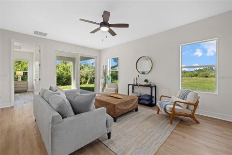 House in North Port, Florida 4 bedrooms, 184.88 sq.m. № 1721056 - photo 7