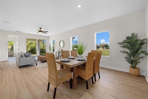 House in North Port, Florida 4 bedrooms, 184.88 sq.m. № 1721056 - photo 6