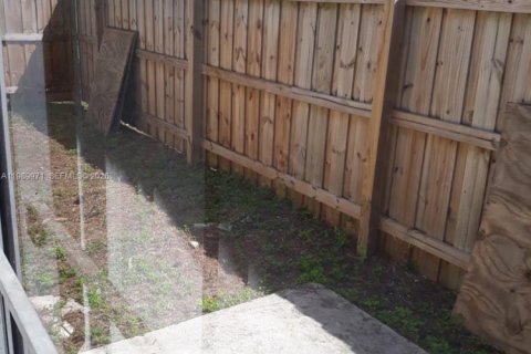 House in Lake Worth, Florida 3 bedrooms, 87.51 sq.m. № 2052147 - photo 3