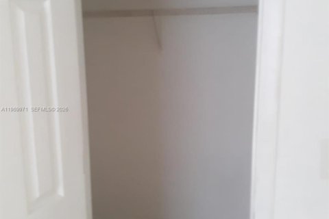 House in Lake Worth, Florida 3 bedrooms, 87.51 sq.m. № 2052147 - photo 4