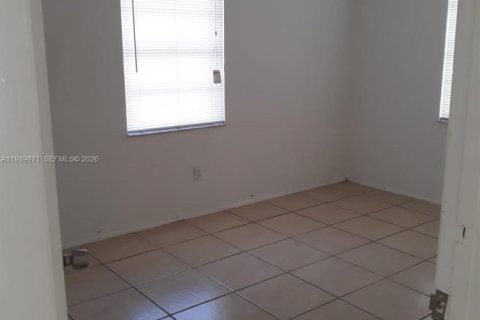 House in Lake Worth, Florida 3 bedrooms, 87.51 sq.m. № 2052147 - photo 8