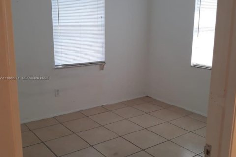 House in Lake Worth, Florida 3 bedrooms, 87.51 sq.m. № 2052147 - photo 9