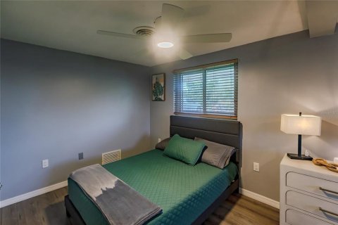 House in Englewood, Florida 3 bedrooms, 119.1 sq.m. № 1855982 - photo 15