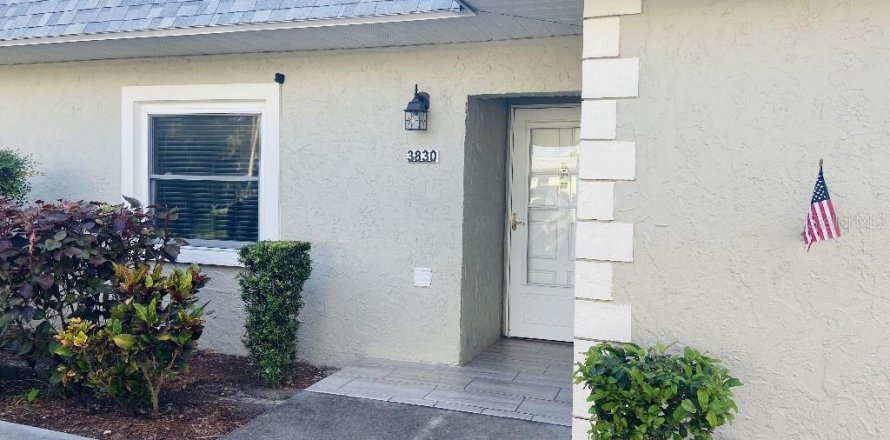Condo in New Port Richey, Florida, 2 bedrooms № 1855433