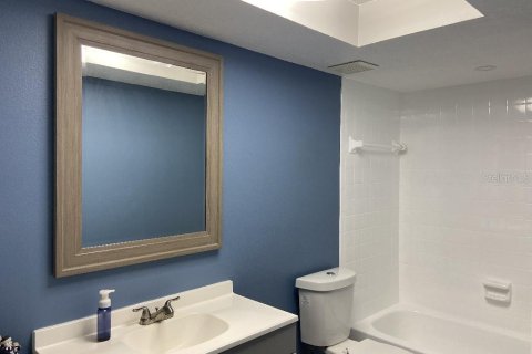 Condo in New Port Richey, Florida, 2 bedrooms  № 1855433 - photo 15