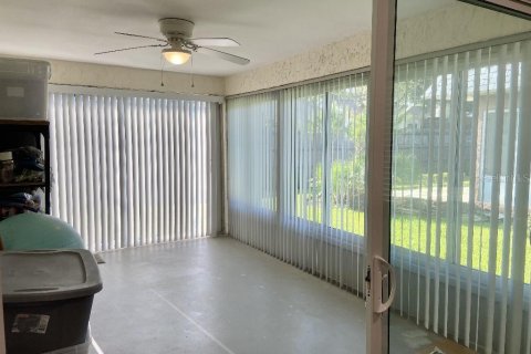 Condo in New Port Richey, Florida, 2 bedrooms  № 1855433 - photo 8