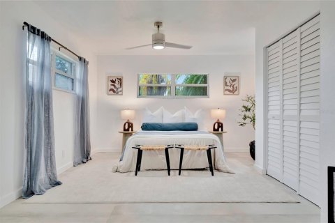House in Saint Petersburg, Florida 3 bedrooms, 144 sq.m. № 1919005 - photo 28