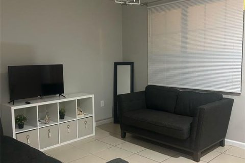 Touwnhouse à vendre à Orlando, Floride: 3 chambres, 155.24 m2 № 2157773 - photo 3