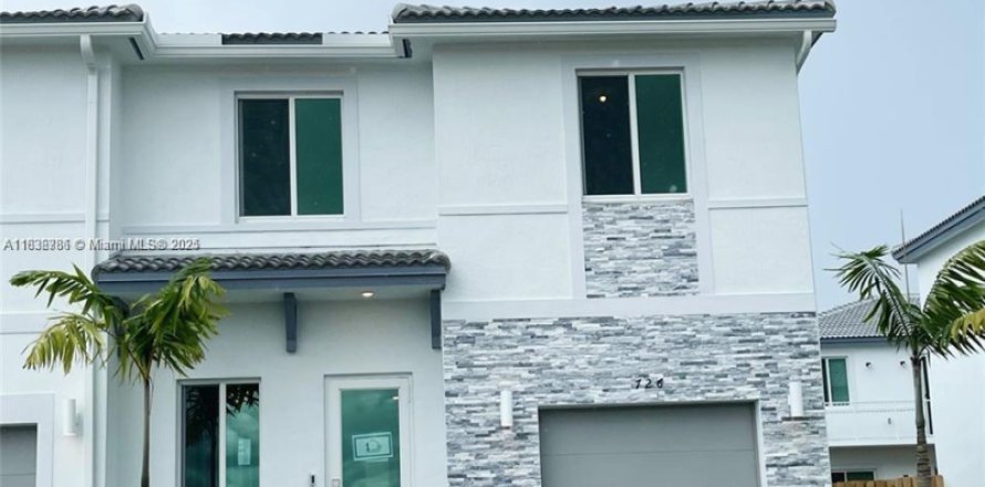Touwnhouse à Homestead, Floride 4 chambres, 161.84 m2 № 1821824