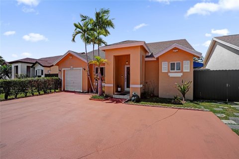 Casa en venta en Homestead, Florida, 3 dormitorios, 128.48 m2 № 2043955 - foto 3