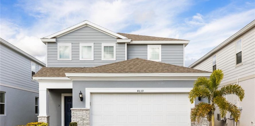House in Davenport, Florida 5 bedrooms, 243.59 sq.m. № 2429559